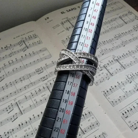 Elegant Silver-Tone Crystal Ring Criss Cross Design Size 7 - Picture 3 of 8